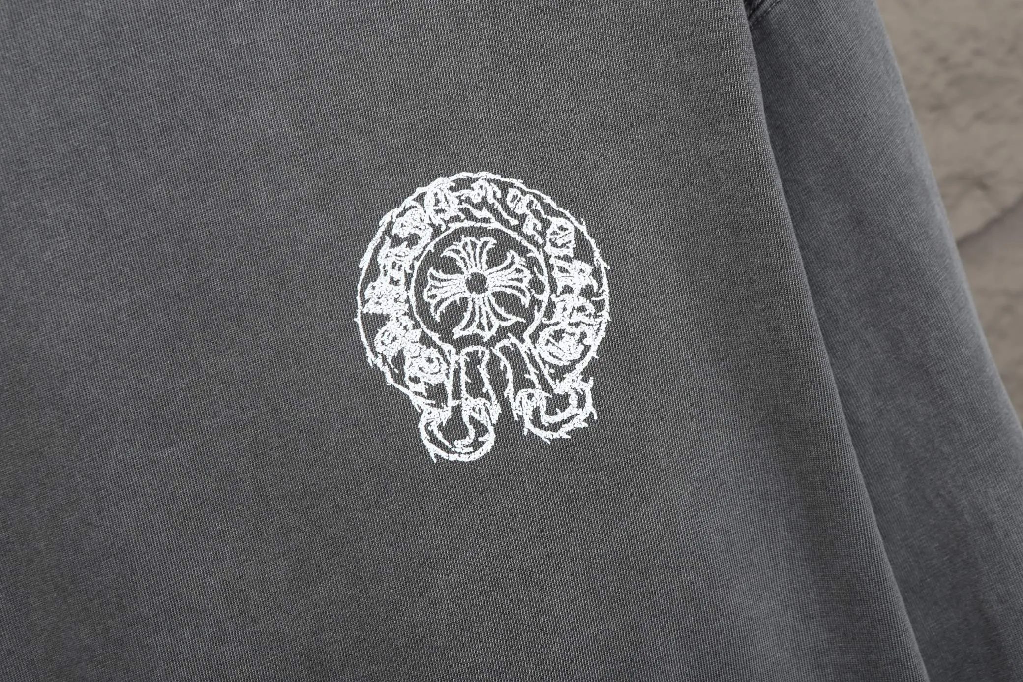 🅿️280 High-quality 25803 2025 early autumn new release🔥 Croxin washed distressed disc length T, 270g high weight double yarn plain fabric, and both the fabric and the garment have been washed, which is equivalent to two washing processes to prevent shrinkage.